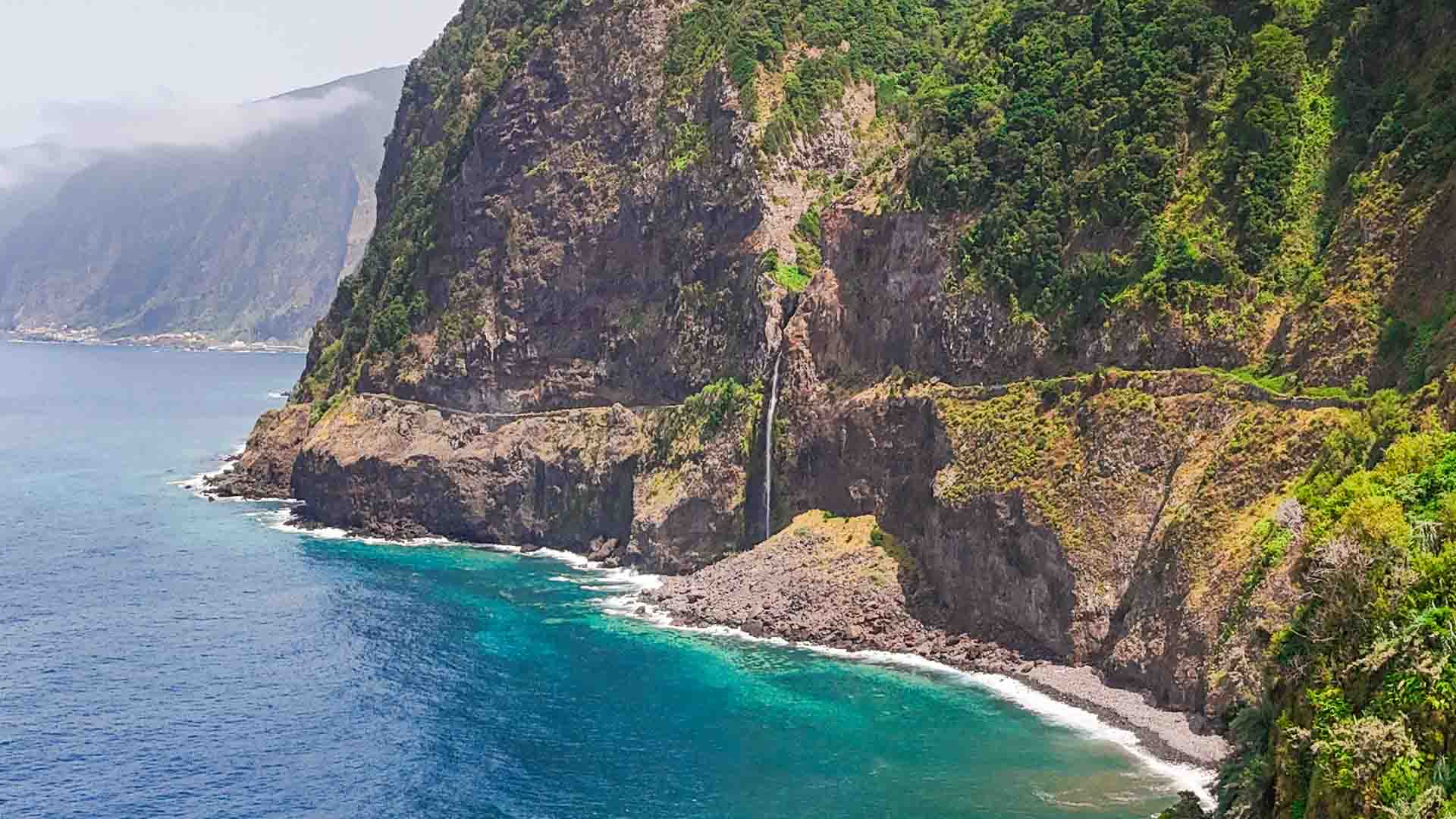 Véu da Noiva waterfall Madeira West tour